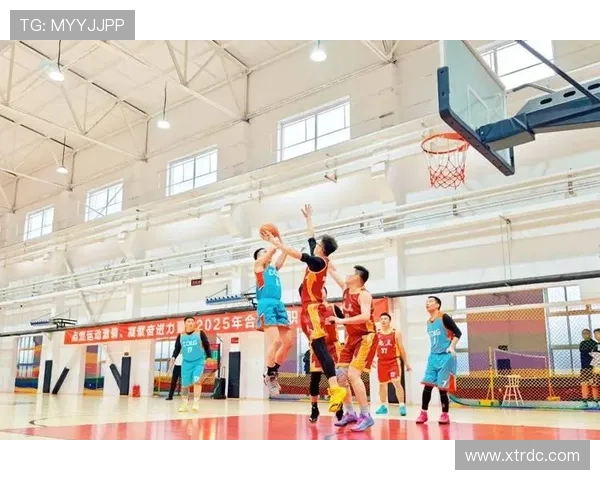 篮球点燃青春激情凝聚团队力量展现运动之美与拼搏精神