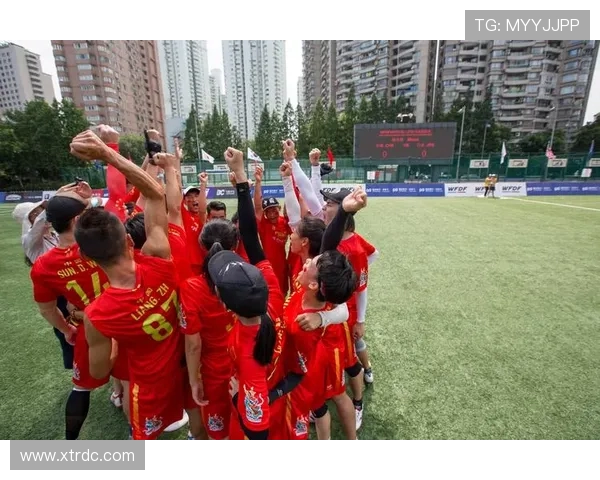 南京飞盘队包夹战术解析与飞盘运动的热潮探讨