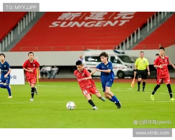 李玮锋：从绿茵场的铁血防线到足球教练的全新挑战与人生转型